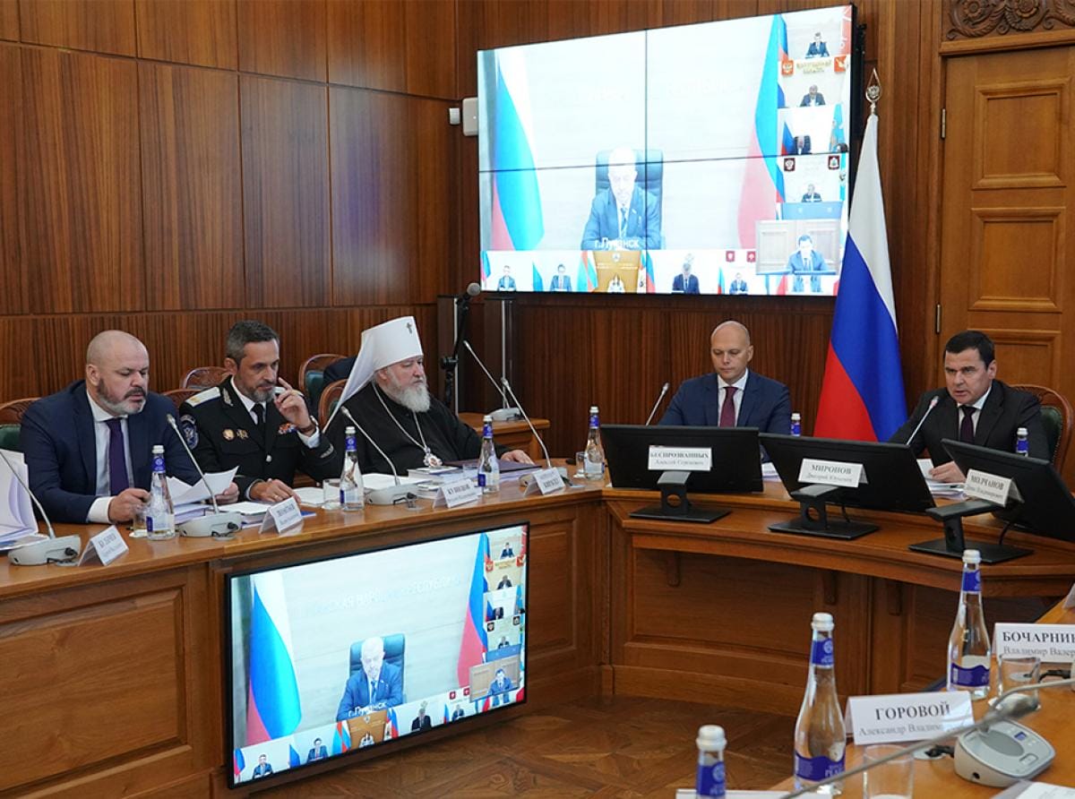 Почти тысяча казаков несут службу в Калининградской области